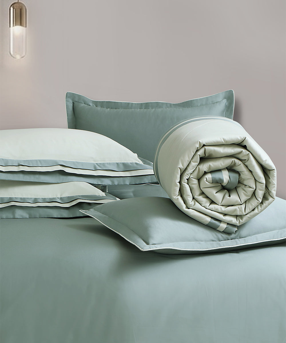 600 Thread Count Heritage Border – Mint Sage
