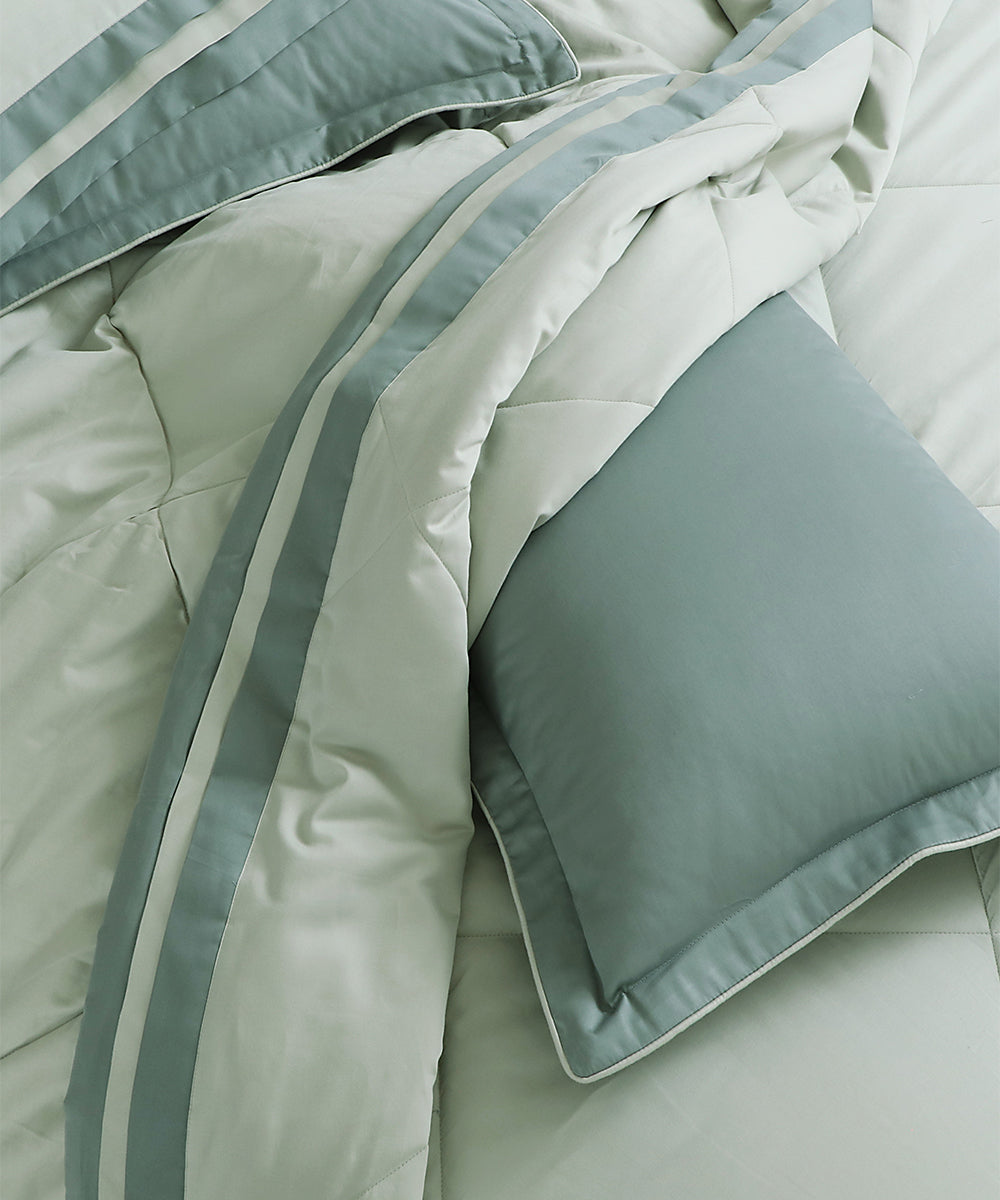 600 Thread Count Heritage Border – Mint Sage