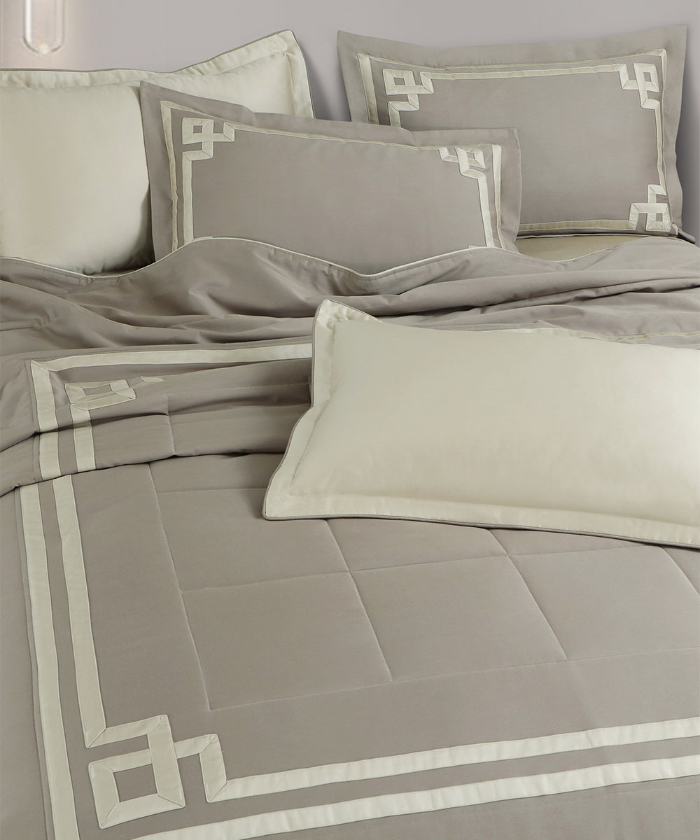 600 Thread Count Imperial Crest – Ivory Beige